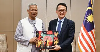 প্রধান উপদেষ্টার সঙ্গে সানওয়ে গ্রুপ চেয়ারম্যানের সাক্ষাৎ